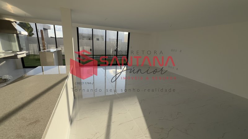 Casa à venda com 4 suítes no Alphaville Litoral Norte II Rua Arraial da Ajuda  Camaçari - 