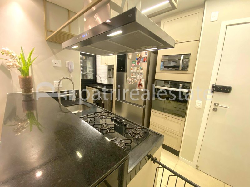 Apartamento 81 m² com 3 quartos 3 banheiros 2 vagas. R$ 879.000 Bairro Coco - Fortaleza CE Rua Doutor Gilberto Studart Fortaleza - 
