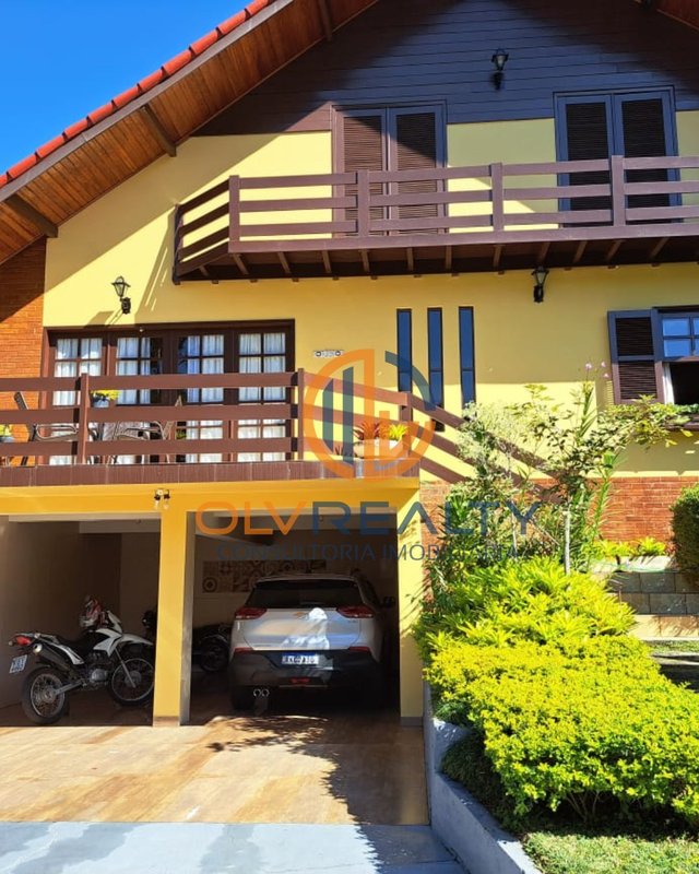 Linda Casa de excelente padrão no Parque Santa Eliza - Nova Friburgo/RJ Rua Mario Sertã Nova Friburgo - 