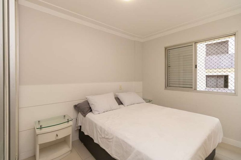 Apartamento na Vila Nova Conceição com 2 dormitórios 77m² Visconde da Luz São Paulo - 