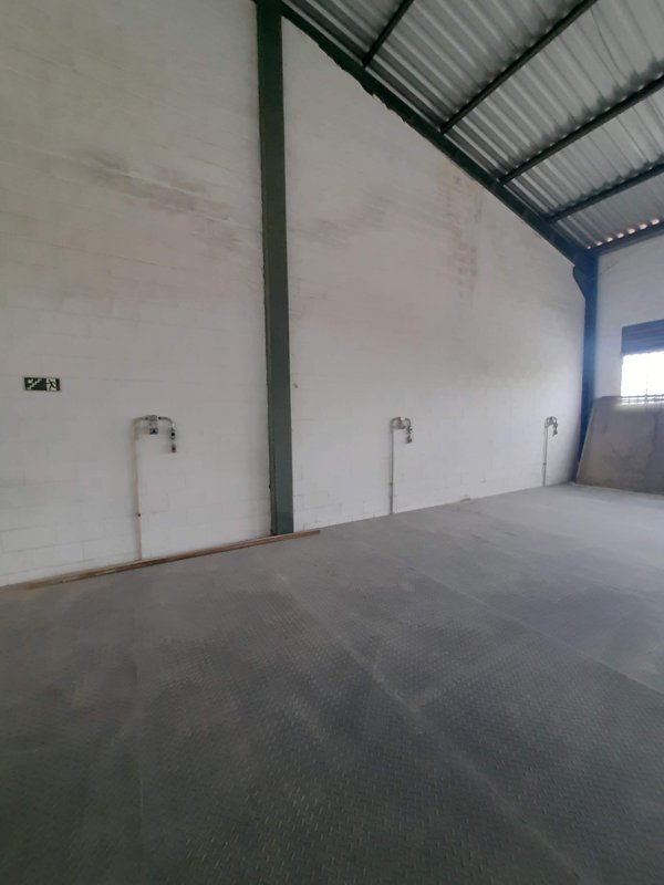 Galpão para Venda ou Locação, ótima localização pronto para sua empresa!!! Rua das Samambaias Santana de Parnaíba - 