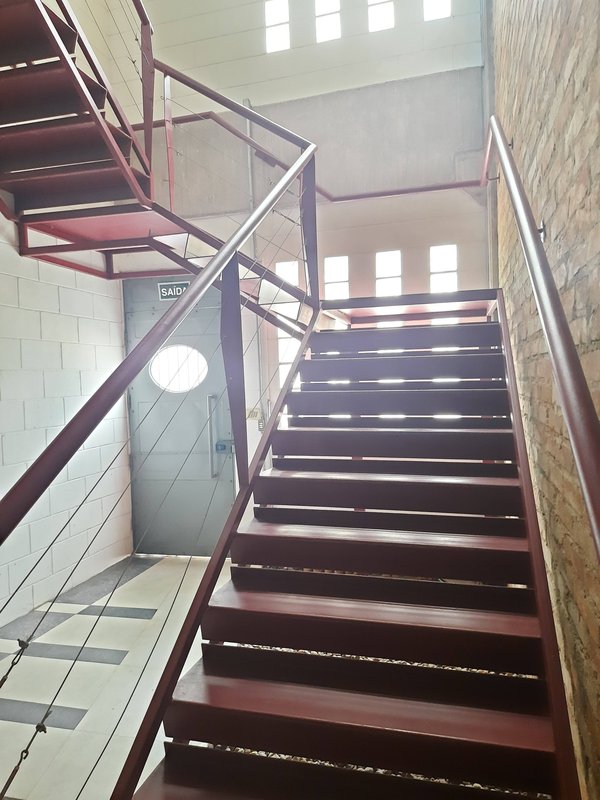 Galpão para Venda ou Locação, ótima localização pronto para sua empresa!!! Rua das Samambaias Santana de Parnaíba - 