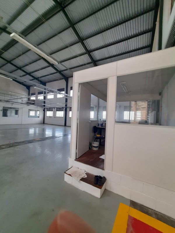 Galpão para Venda ou Locação, ótima localização pronto para sua empresa!!! Rua das Samambaias Santana de Parnaíba - 