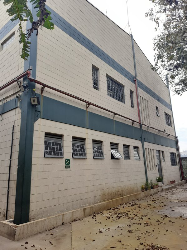 Galpão para Venda ou Locação, ótima localização pronto para sua empresa!!! Rua das Samambaias Santana de Parnaíba - 
