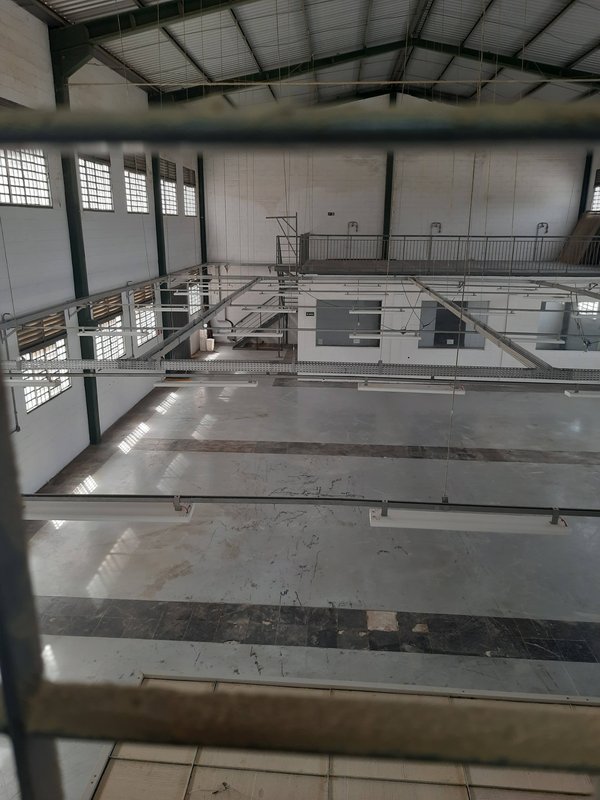 Galpão para Venda ou Locação, ótima localização pronto para sua empresa!!! Rua das Samambaias Santana de Parnaíba - 