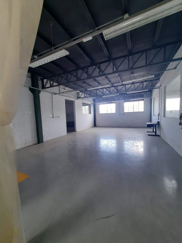 Galpão para Venda ou Locação, ótima localização pronto para sua empresa!!! Rua das Samambaias Santana de Parnaíba - 