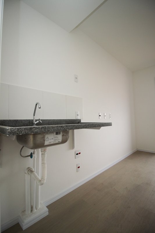 Studio com 18m², 01 dormitório e varanda Rua Marquês de Lages São Paulo - 
