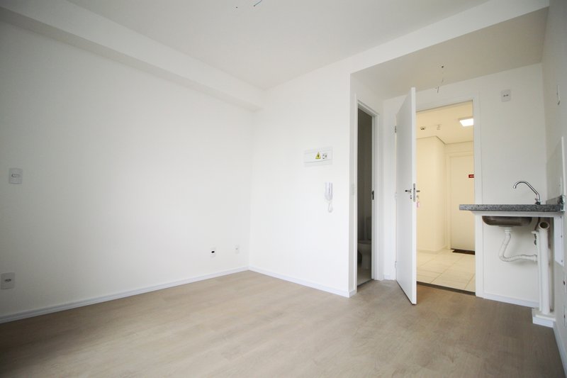 Studio com 18m², 01 dormitório e varanda Rua Marquês de Lages São Paulo - 