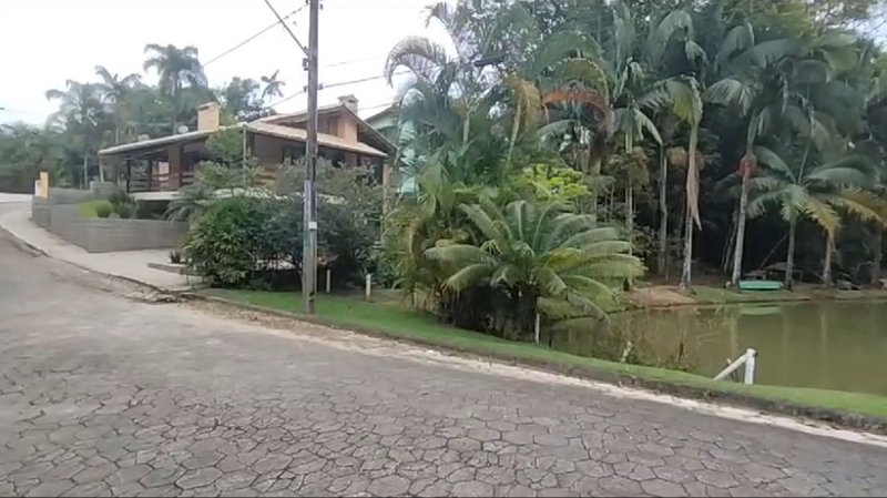 TERRENO EM CONDOMÍNIO NA SÃO PEDRO - Brusque - 
