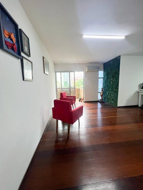Apartamento à venda com 3 quartos, 2 suíte de 196m² por R$ 560.000,00 Avenida Engenheiro Domingos Ferreira Recife - 