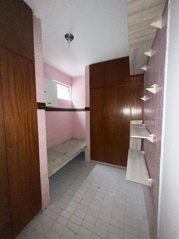 Apartamento à venda com 3 quartos, 2 suíte de 196m² por R$ 560.000,00 Avenida Engenheiro Domingos Ferreira Recife - 