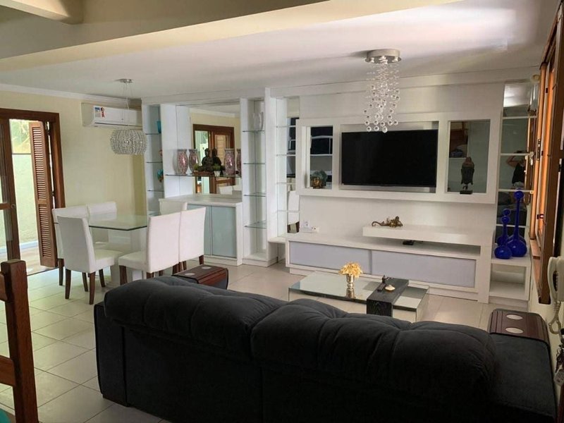 Casa em condomínio fechado próximo ao Barra Shopping Sul Upamaroti Porto Alegre - 