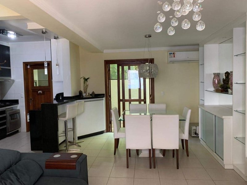 Casa em condomínio fechado próximo ao Barra Shopping Sul Upamaroti Porto Alegre - 