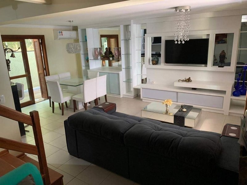 Casa em condomínio fechado próximo ao Barra Shopping Sul Upamaroti Porto Alegre - 