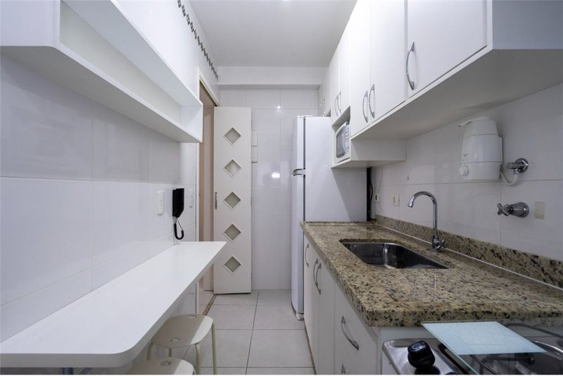 Apartamento com 40m² Bela Cintra São Paulo - 