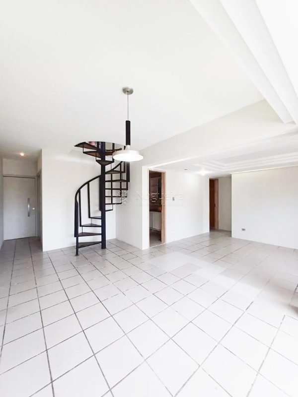 Duplex à venda com 3 quartos sendo 2 suite e varanda, 178,91m² por R$ 650.000,00 Rua Luiz Pimentel Recife - 