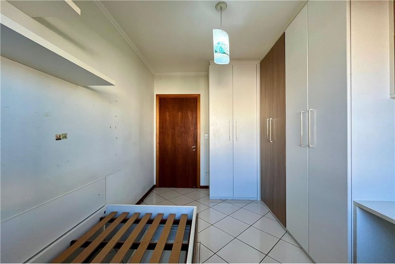 Casa com 3 dormitórios 600m da Av Baltazar De Olivera Garcia Hugo Nelson Magalhães Porto Alegre - 