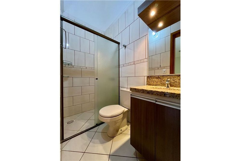 Casa com 3 dormitórios 600m da Av Baltazar De Olivera Garcia Hugo Nelson Magalhães Porto Alegre - 