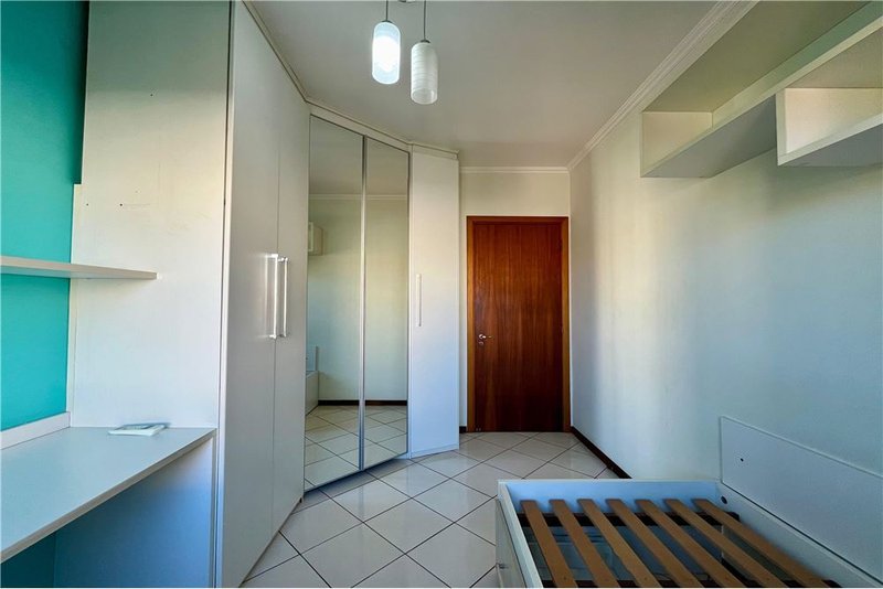 Casa com 3 dormitórios 600m da Av Baltazar De Olivera Garcia Hugo Nelson Magalhães Porto Alegre - 