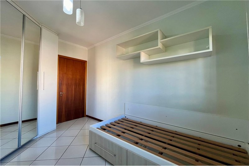 Casa com 3 dormitórios 600m da Av Baltazar De Olivera Garcia Hugo Nelson Magalhães Porto Alegre - 