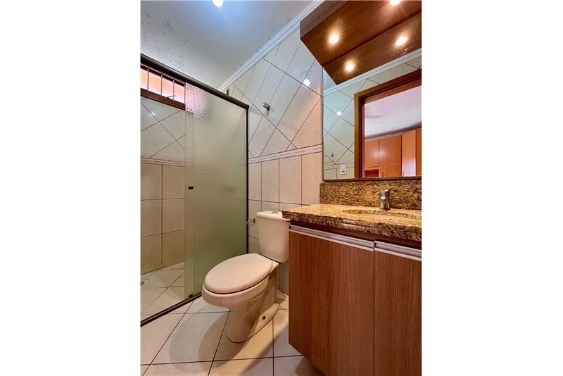Casa com 3 dormitórios 600m da Av Baltazar De Olivera Garcia Hugo Nelson Magalhães Porto Alegre - 