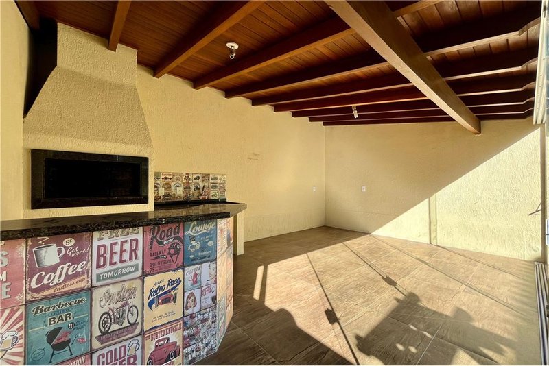 Casa com 3 dormitórios 600m da Av Baltazar De Olivera Garcia Hugo Nelson Magalhães Porto Alegre - 