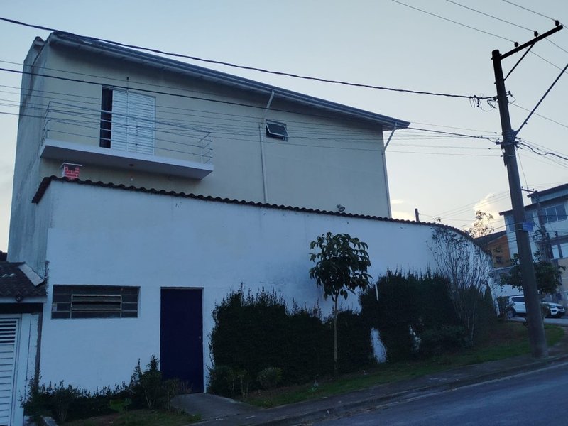 Sobrado com Três Andares no Jardins do Paraíso  Mogi das Cruzes - 