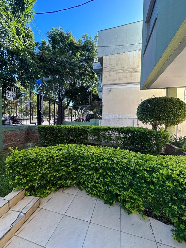 Apartamento 2 dormitórios com 1 vaga, no Jardim Botânico Rua Doutor Salvador Franca Porto Alegre - 