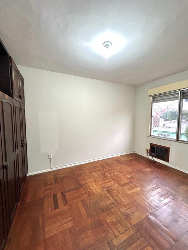 Apartamento 2 dormitórios com 1 vaga, no Jardim Botânico Rua Doutor Salvador Franca Porto Alegre - 
