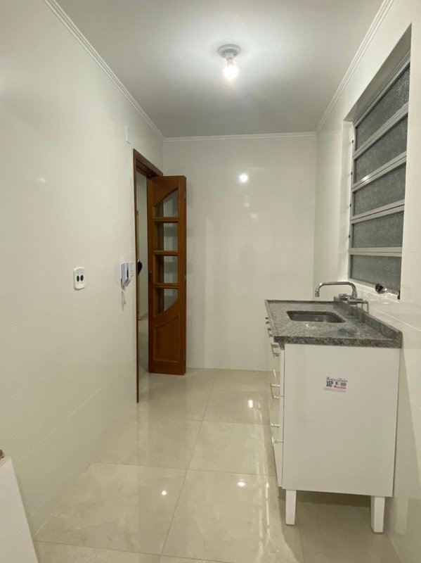 Apartamento 2 dormitórios com 1 vaga, no Jardim Botânico Rua Doutor Salvador Franca Porto Alegre - 