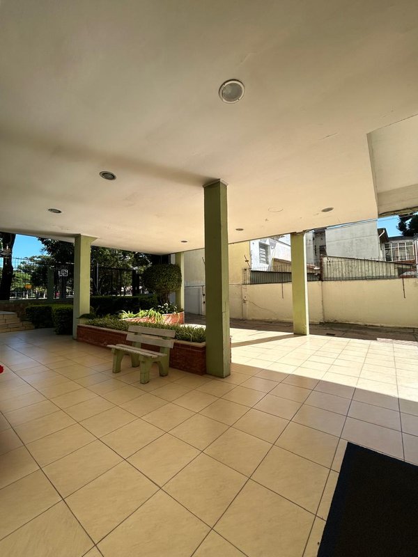 Apartamento 2 dormitórios com 1 vaga, no Jardim Botânico Rua Doutor Salvador Franca Porto Alegre - 
