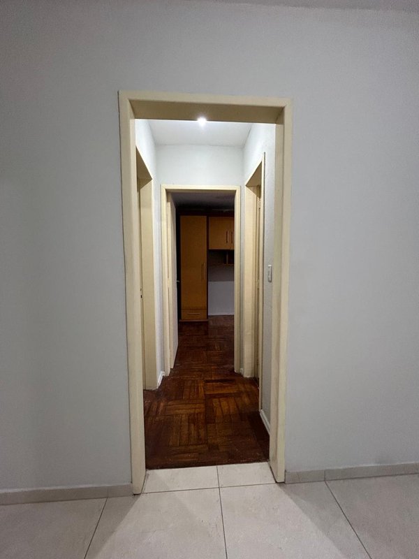 Apartamento 2 dormitórios com 1 vaga, no Jardim Botânico Rua Doutor Salvador Franca Porto Alegre - 