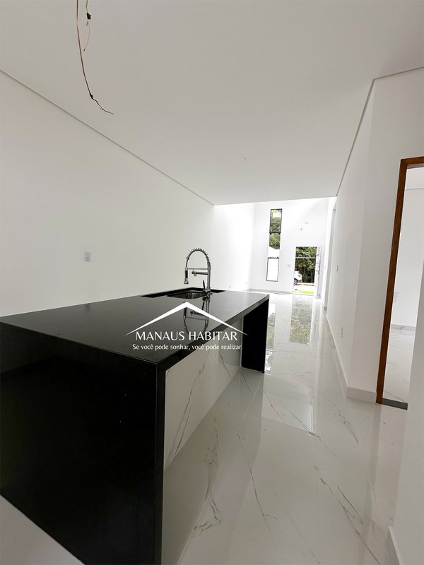Casa no Residencial Villa Suíça/Finíssimo acabamento/ 03 Qrtos.01 suíte Avenida do Turismo Manaus - 