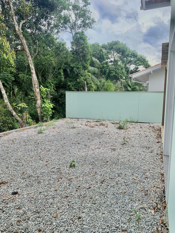 CASA COM 1 SUÍTE MAIS DOIS DORMITÓRIOS EM DOM JOAQUIM - Brusque - 