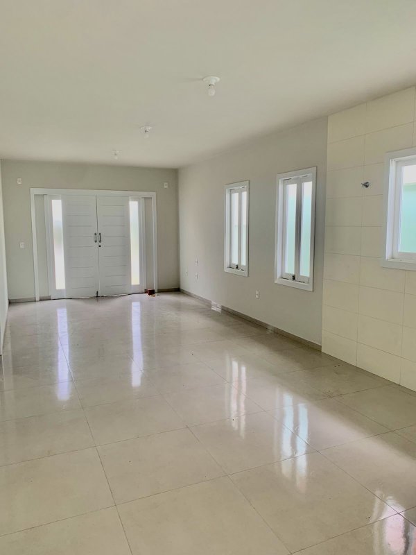 CASA COM 1 SUÍTE MAIS DOIS DORMITÓRIOS EM DOM JOAQUIM - Brusque - 