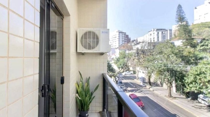 R$ 320.000 - OPORTUNIDADE - APARTAMENTO DE FRENTE - 65M2 - 2 DORM - SACADA Rua Tiradentes Porto Alegre - 