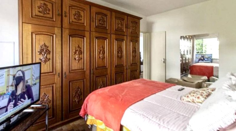R$ 320.000 - OPORTUNIDADE - APARTAMENTO DE FRENTE - 65M2 - 2 DORM - SACADA Rua Tiradentes Porto Alegre - 