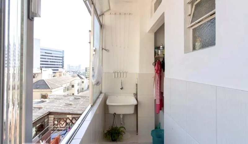 R$ 320.000 - OPORTUNIDADE - APARTAMENTO DE FRENTE - 65M2 - 2 DORM - SACADA Rua Tiradentes Porto Alegre - 
