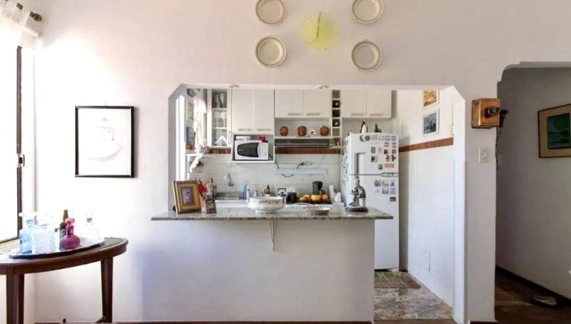 R$ 320.000 - OPORTUNIDADE - APARTAMENTO DE FRENTE - 65M2 - 2 DORM - SACADA Rua Tiradentes Porto Alegre - 