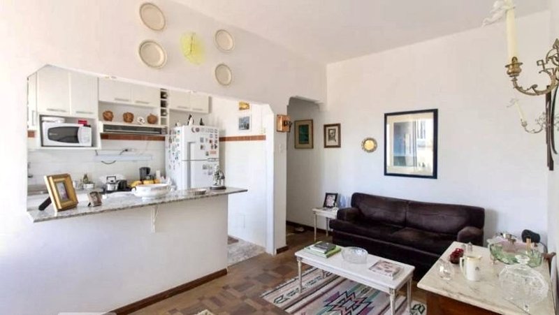 R$ 320.000 - OPORTUNIDADE - APARTAMENTO DE FRENTE - 65M2 - 2 DORM - SACADA Rua Tiradentes Porto Alegre - 