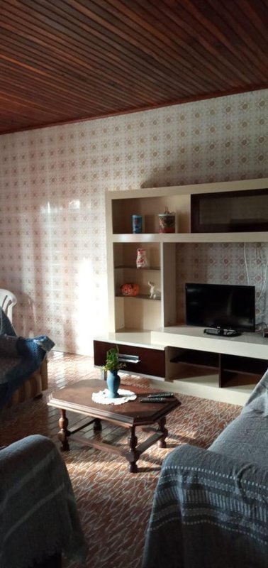 Casa com 3 quartos, garagem fechada e edícula. Documentos em ordem, pode Financiar com BCO Rua Irai Capão da Canoa - 