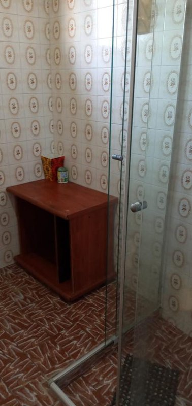 Casa com 3 quartos, garagem fechada e edícula. Documentos em ordem, pode Financiar com BCO Rua Irai Capão da Canoa - 