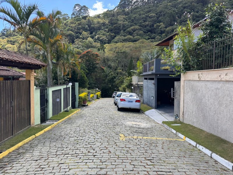 Excelente casa no Sitio São Luiz R$ 850.000,00 - Nova Friburgo - 