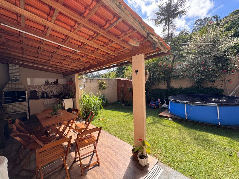 Excelente casa no Sitio São Luiz R$ 850.000,00  Nova Friburgo - 