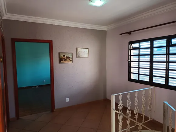 Casa com 03 Dormitórios  - Vila Bela Flor Rua São Francisco Mogi das Cruzes - 
