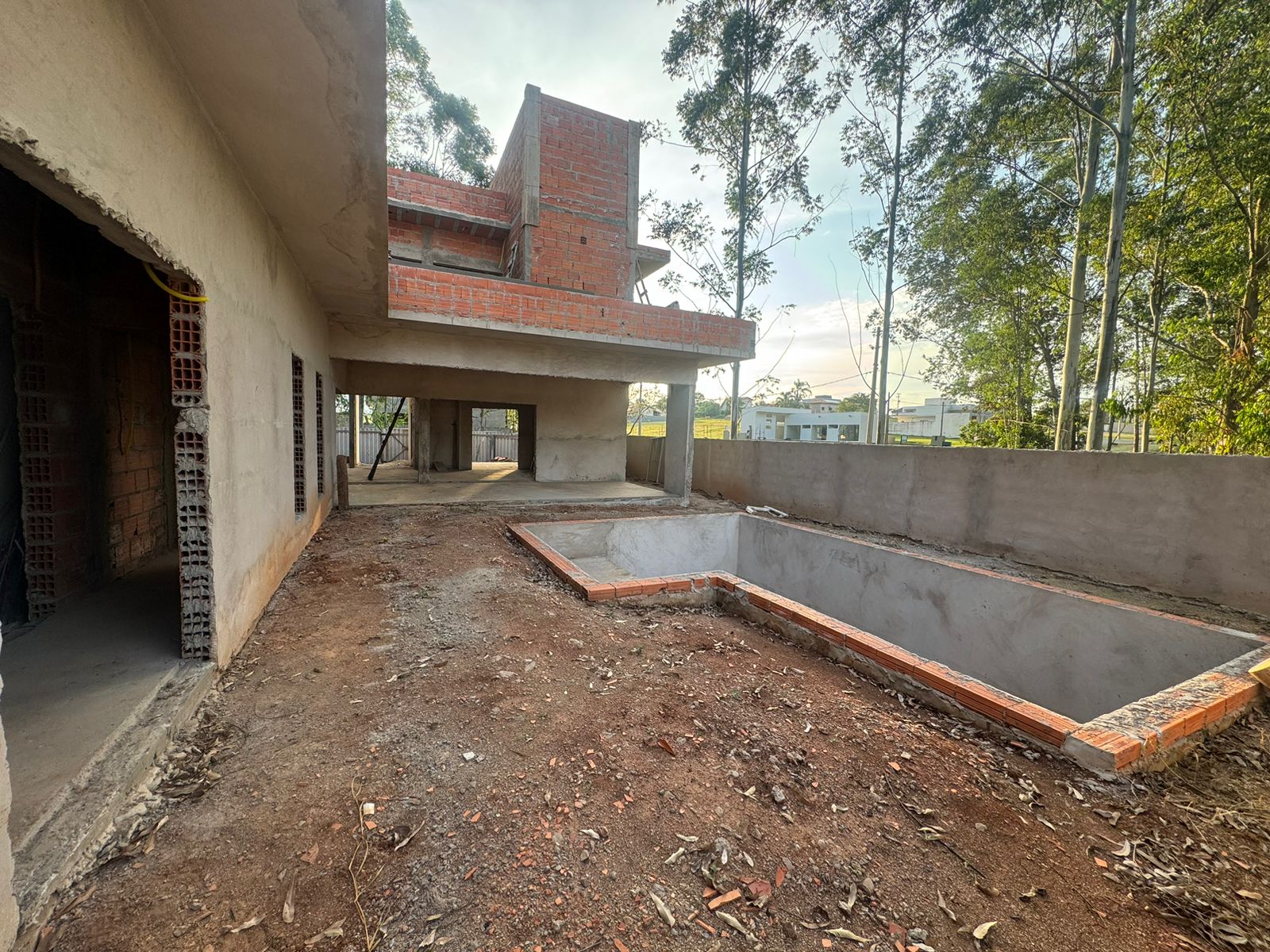 Casa com 3 dormit&oacute;rios &agrave; venda, 220 m&sup2; - Condom&iacute;nio Ninho Verde l - Porangaba - SP Rod: Presidente Castelo Branco  PORANGABA - 