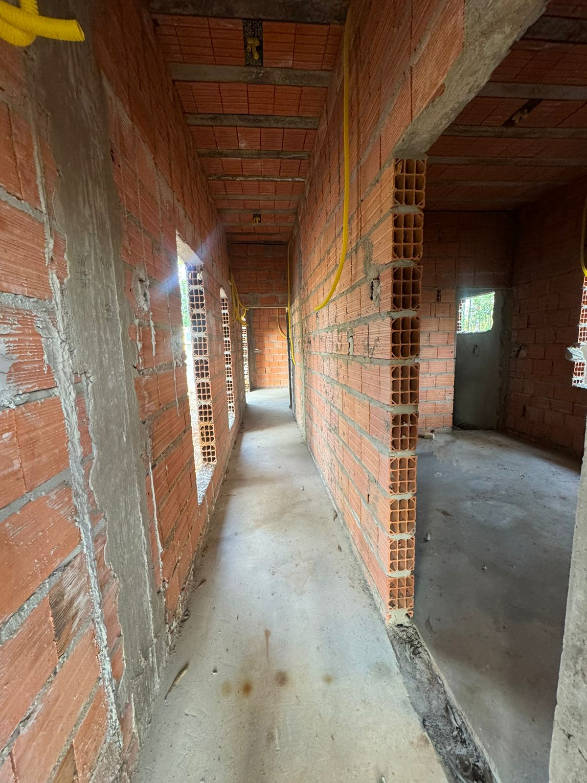 Casa com 3 dormit&oacute;rios &agrave; venda, 220 m&sup2; - Condom&iacute;nio Ninho Verde l - Porangaba - SP Rod: Presidente Castelo Branco  PORANGABA - 