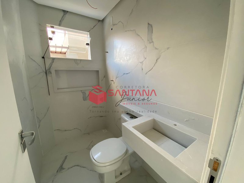 Casa em condomínio 4/4 sendo 1 suíte master (INDISPONÍVEL) Rua Sucupió Camaçari - 