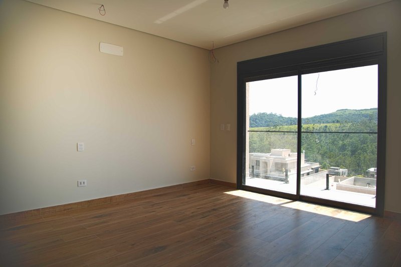 LINDA CASA: Al. Da Serenidade No. 366 – Q11 L03  – RESIDENCIAL ITAHYE 2 - Santana de Parnaíba - 