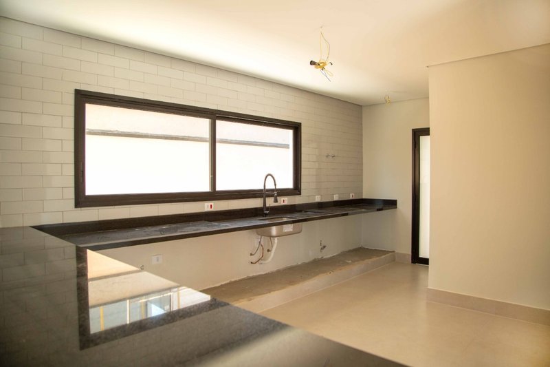LINDA CASA: Al. Da Serenidade No. 366 – Q11 L03  – RESIDENCIAL ITAHYE 2 - Santana de Parnaíba - 